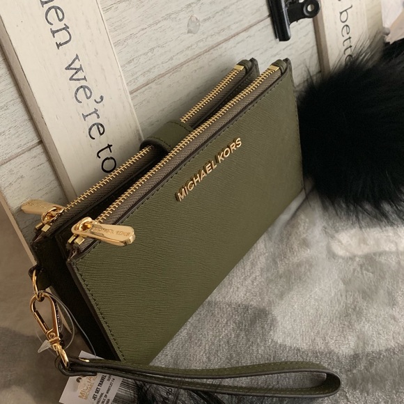 Available 🌿New MK double zipper wallet - Picture 3 of 5